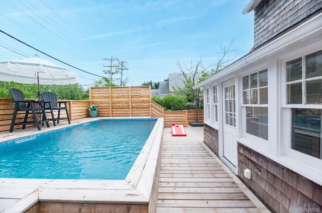 906 Evergreen Walk, Ocean Beach, NY 11770