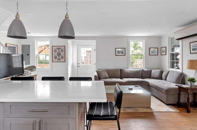 906 Evergreen Walk, Ocean Beach, NY 11770