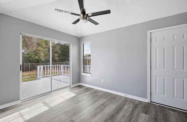 228 Lakeside Lane, Mary Esther, FL 32569