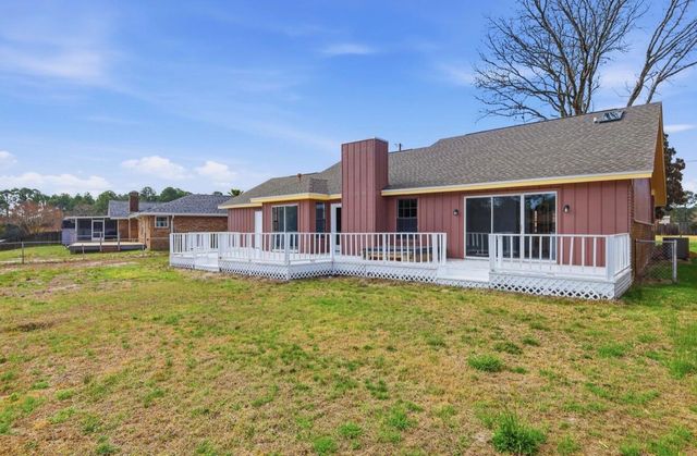 228 Lakeside Lane, Mary Esther, FL 32569