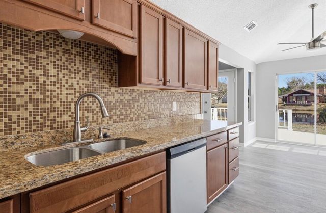 228 Lakeside Lane, Mary Esther, FL 32569