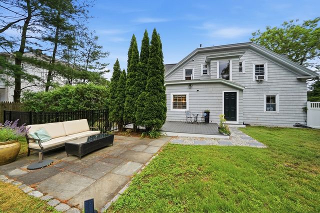 423 Washington St, Winchester, MA 01890