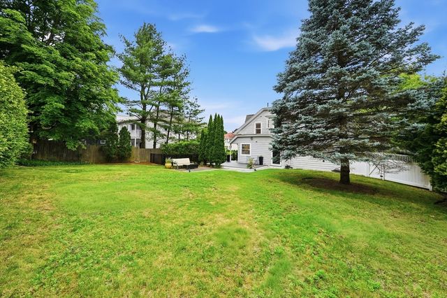423 Washington St, Winchester, MA 01890