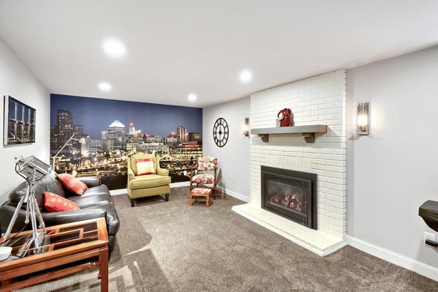 1855 Pinehurst Avenue, Saint Paul, MN 55116