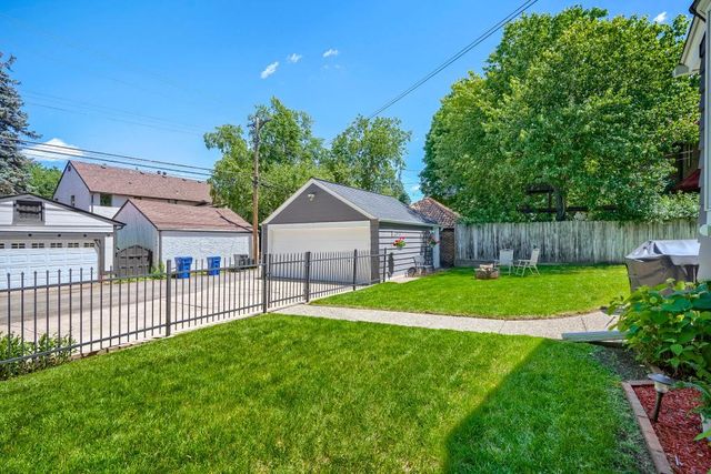 1855 Pinehurst Avenue, Saint Paul, MN 55116