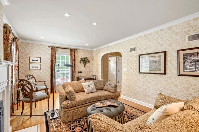 1855 Pinehurst Avenue, Saint Paul, MN 55116