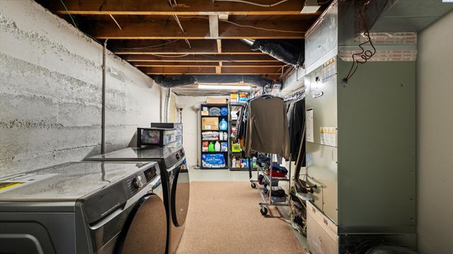 805 Crescent Dr, Grandview, WA 98930