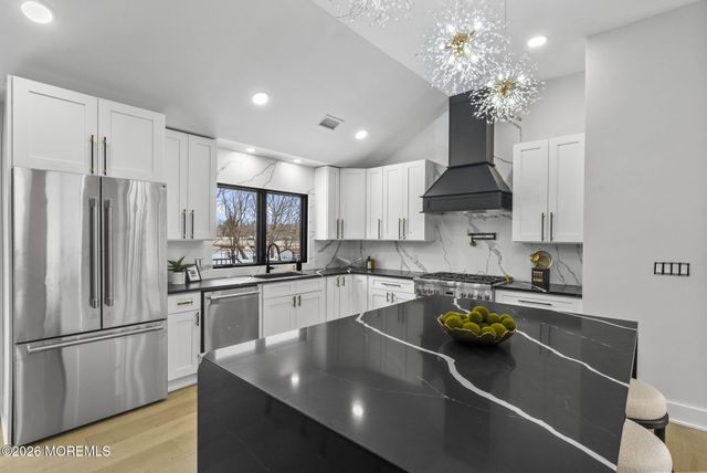 9 Fairview Road, Marlboro, NJ 07746