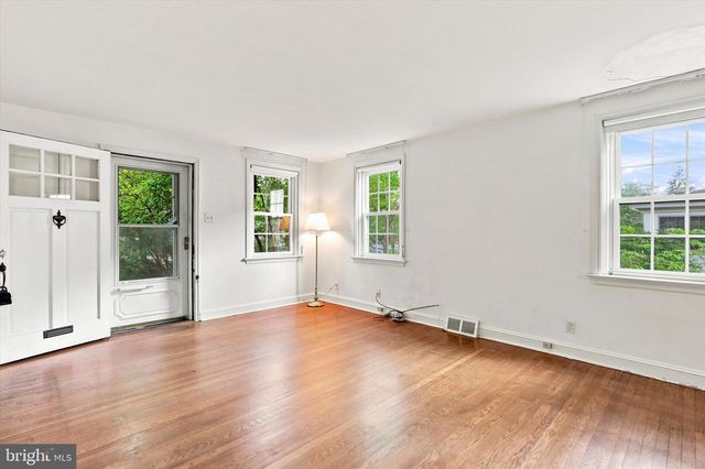 233 ARLINGHAM RD, Flourtown, PA 19031