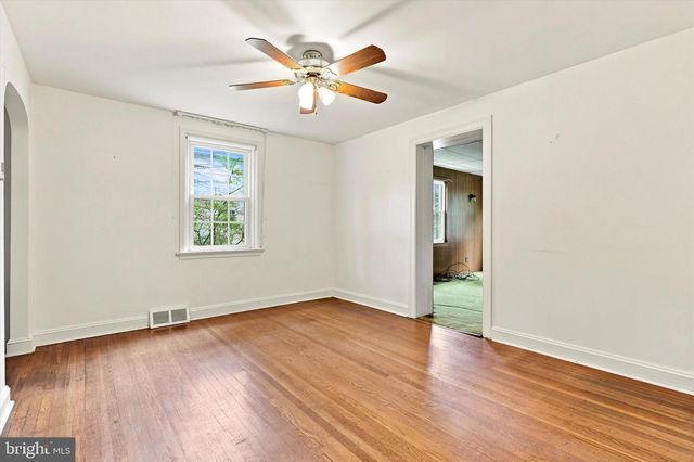 233 ARLINGHAM RD, Flourtown, PA 19031