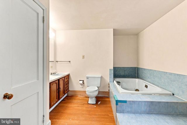 233 ARLINGHAM RD, Flourtown, PA 19031