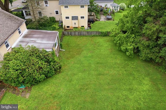 233 ARLINGHAM RD, Flourtown, PA 19031