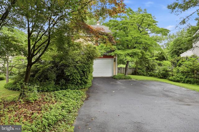 233 ARLINGHAM RD, Flourtown, PA 19031