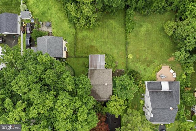 233 ARLINGHAM RD, Flourtown, PA 19031