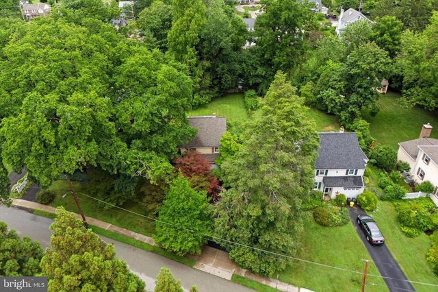 233 ARLINGHAM RD, Flourtown, PA 19031