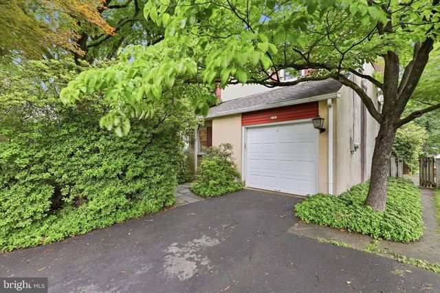 233 ARLINGHAM RD, Flourtown, PA 19031