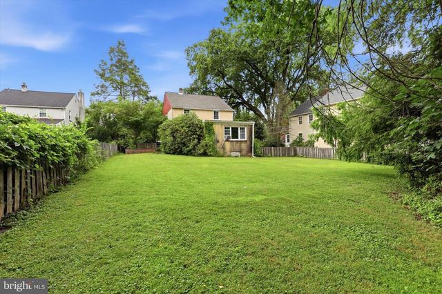 233 ARLINGHAM RD, Flourtown, PA 19031