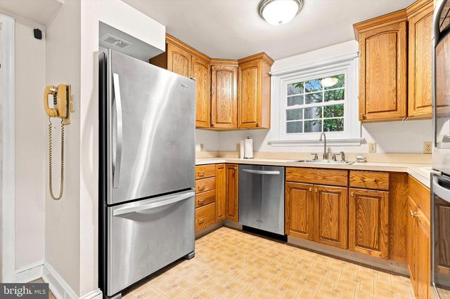 233 ARLINGHAM RD, Flourtown, PA 19031