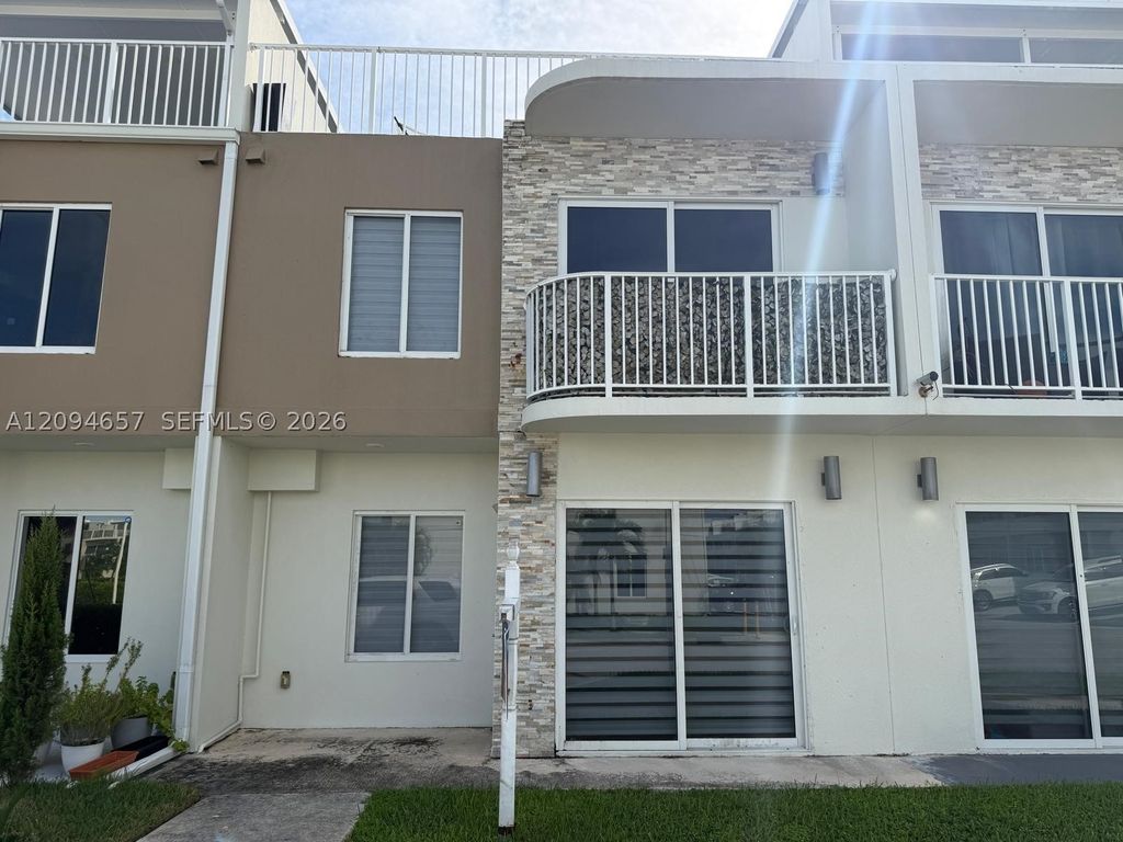 13966 SW 258th Way, Homestead, FL 33032