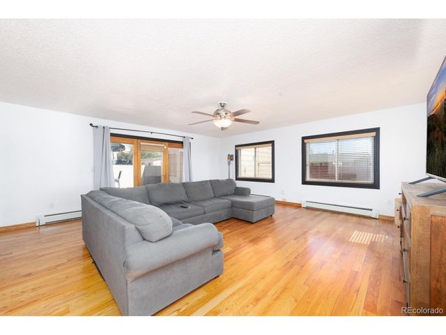 557 Rose Dr, Colorado Springs, CO 80911