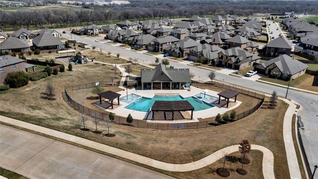 1017 Wrenwood Drive, Justin, TX 76247