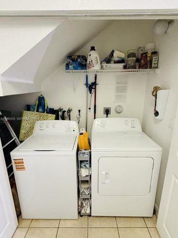 3624 NW 29th Pl, Lauderdale Lakes, FL 33311