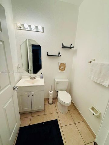 3624 NW 29th Pl, Lauderdale Lakes, FL 33311