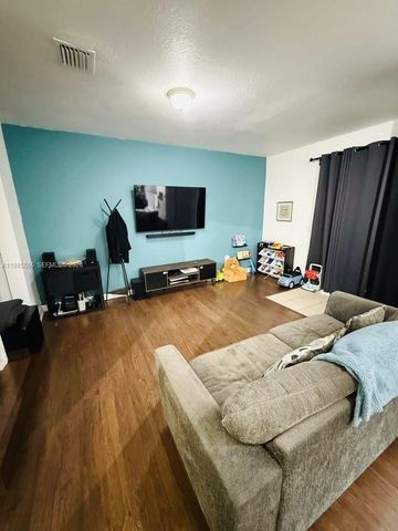 3624 NW 29th Pl, Lauderdale Lakes, FL 33311