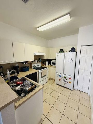 3624 NW 29th Pl, Lauderdale Lakes, FL 33311