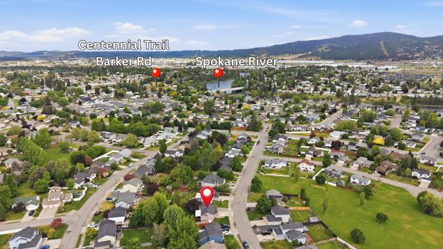 1823 N Salmon River Ln, Greenacres, WA 99016