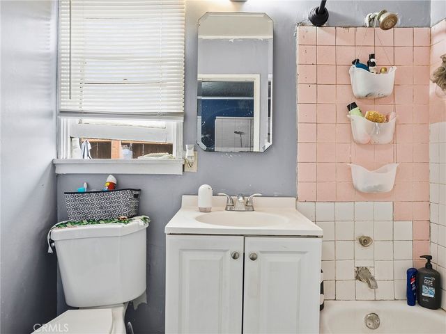 1218 N Hollywood Way, Burbank, CA 91505