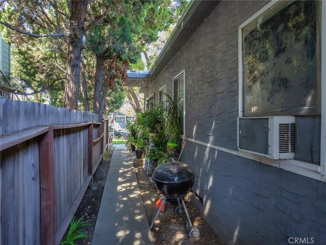 1218 N Hollywood Way, Burbank, CA 91505