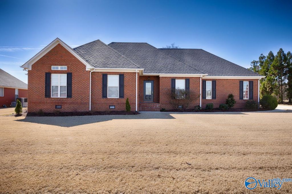 17916 Remington Drive, Athens, AL 35611