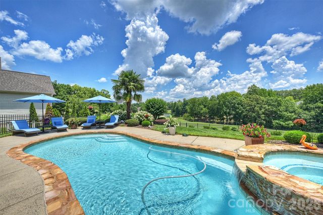 14747 Rudolph Dadey Drive, Charlotte, NC 28277