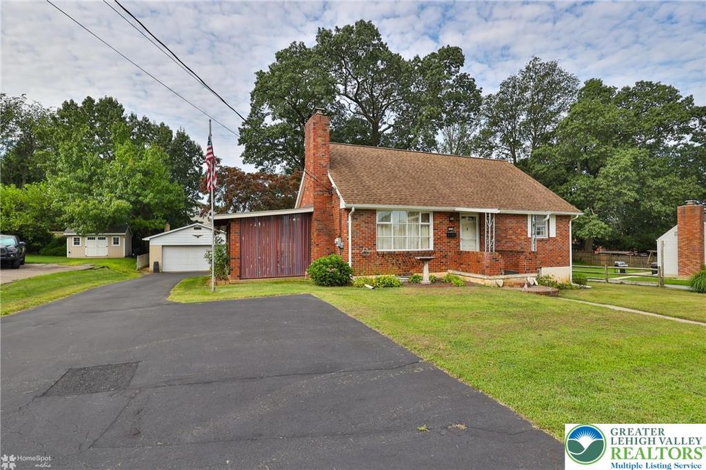 2530 28th Street Southwest, Allentown City, PA 18103