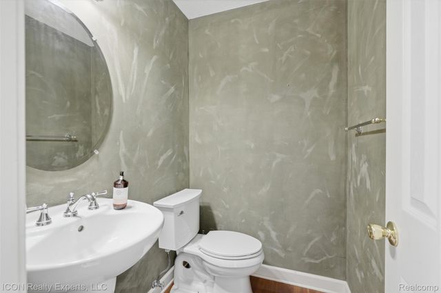 9211 Meadow Ridge, Grand Blanc Charter Township, MI 48439