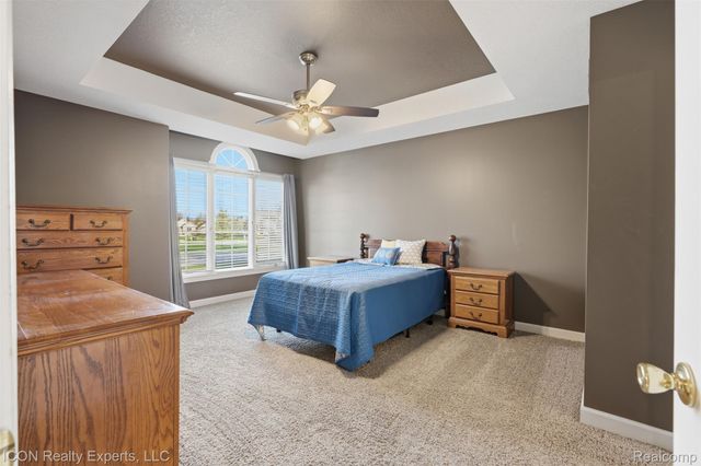9211 Meadow Ridge, Grand Blanc Charter Township, MI 48439