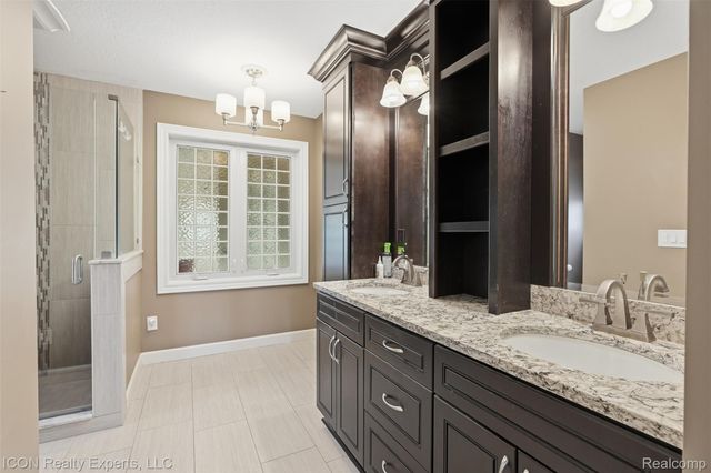 9211 Meadow Ridge, Grand Blanc Charter Township, MI 48439