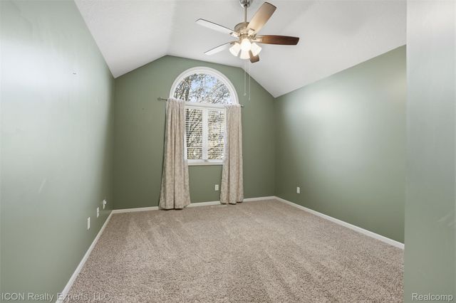 9211 Meadow Ridge, Grand Blanc Charter Township, MI 48439