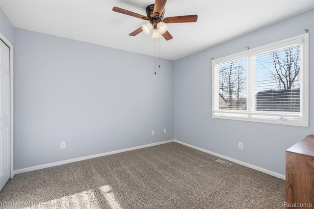 9211 Meadow Ridge, Grand Blanc Charter Township, MI 48439