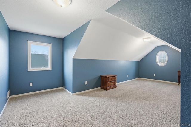 9211 Meadow Ridge, Grand Blanc Charter Township, MI 48439