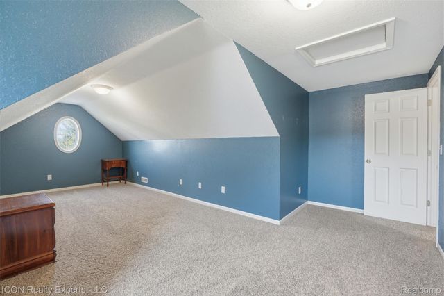 9211 Meadow Ridge, Grand Blanc Charter Township, MI 48439