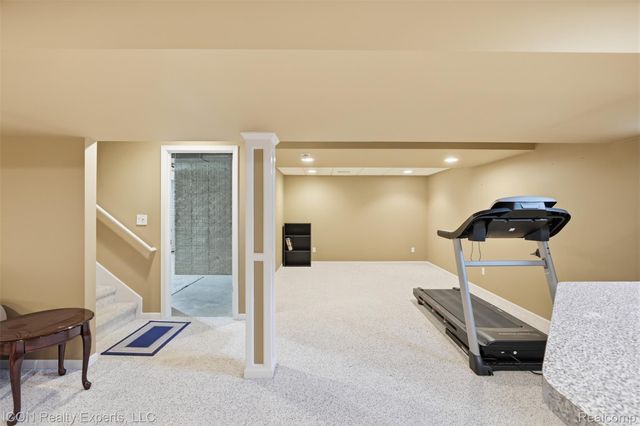 9211 Meadow Ridge, Grand Blanc Charter Township, MI 48439