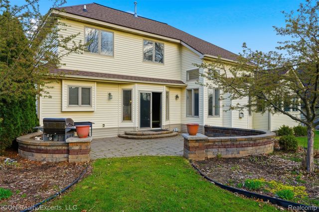 9211 Meadow Ridge, Grand Blanc Charter Township, MI 48439