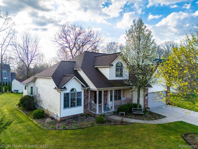 9211 Meadow Ridge, Grand Blanc Charter Township, MI 48439