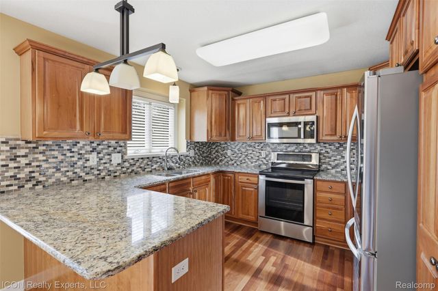 9211 Meadow Ridge, Grand Blanc Charter Township, MI 48439