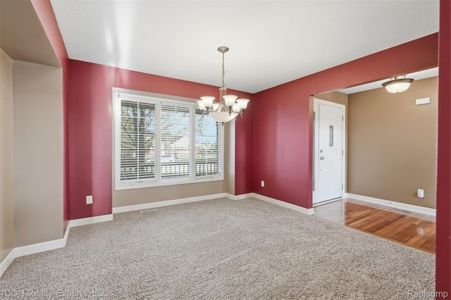 9211 Meadow Ridge, Grand Blanc Charter Township, MI 48439