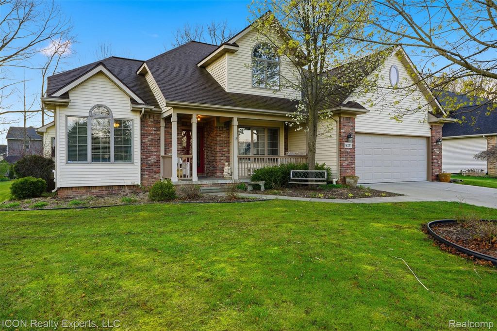 9211 Meadow Ridge, Grand Blanc Charter Township, MI 48439