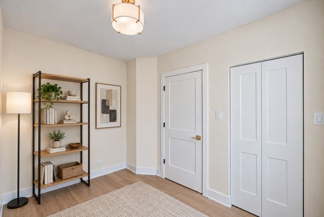 1328 W Nelson Street CH, Chicago, IL 60657