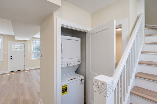 1328 W Nelson Street CH, Chicago, IL 60657